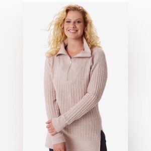 Lole Evelyn Quarter-Zip
Turtleneck Sweater